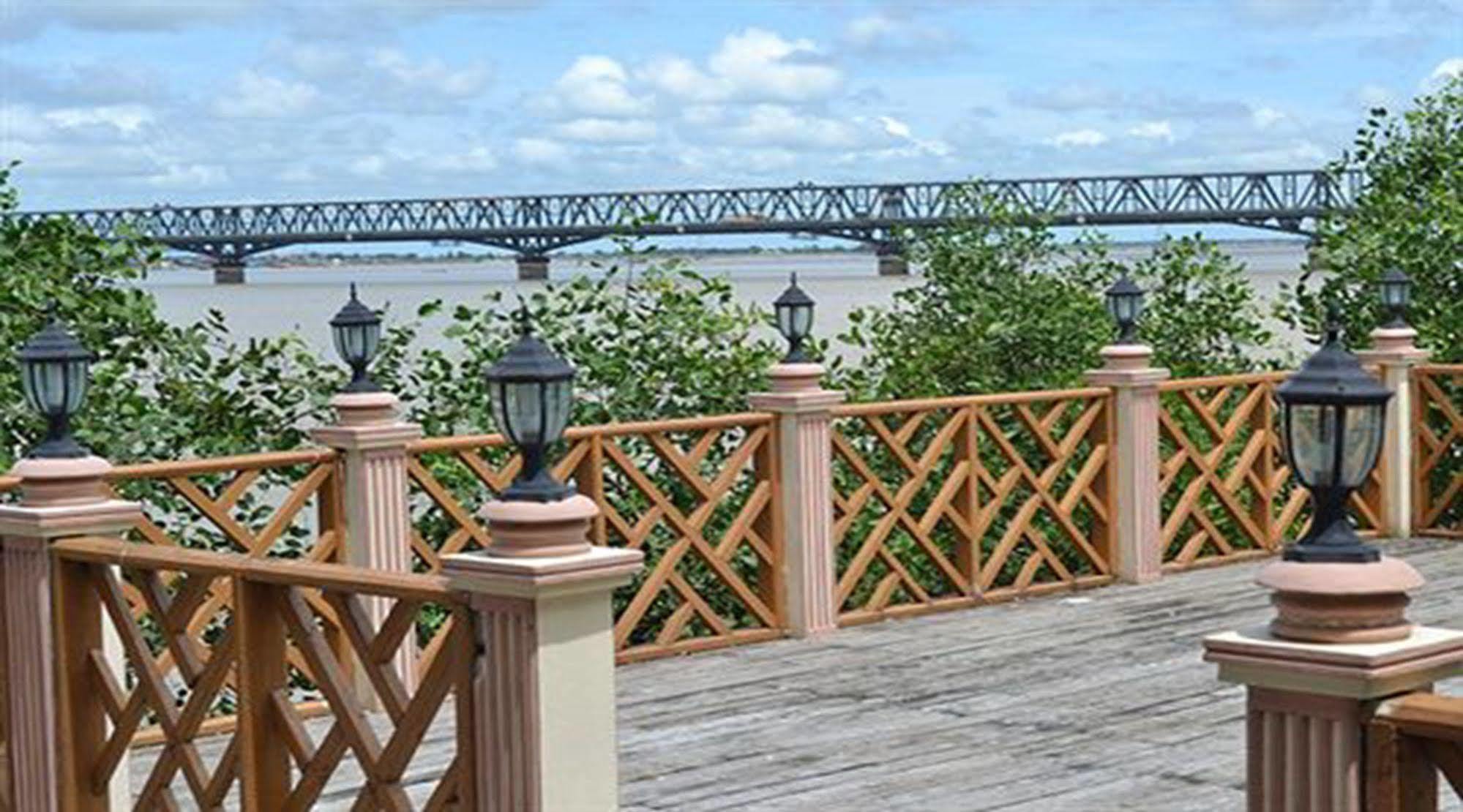 Excel River View Yangon Eksteriør bilde